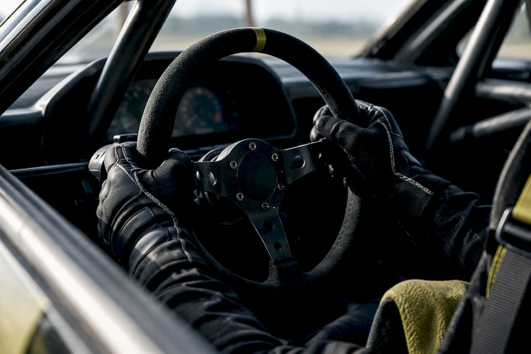 320–340mm Steering Wheels for Track Drivers: Engineering Fit Checks